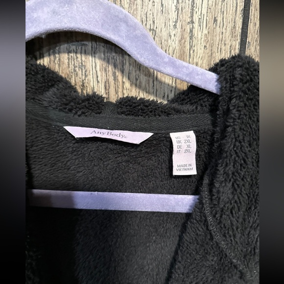 AnyBody Teddy Fleece Popover Top - Picture 3 of 4